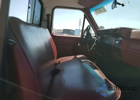 1983 Ford F150 z USA, uszkodzony, nr VIN 2FTDF15Y9DCA66484